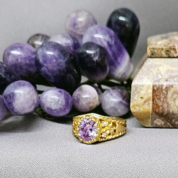 NWOT Beautiful Pink Glass Cabochon Ring, Gold Plate - Size 8 3/4 - Picture 3 of 7